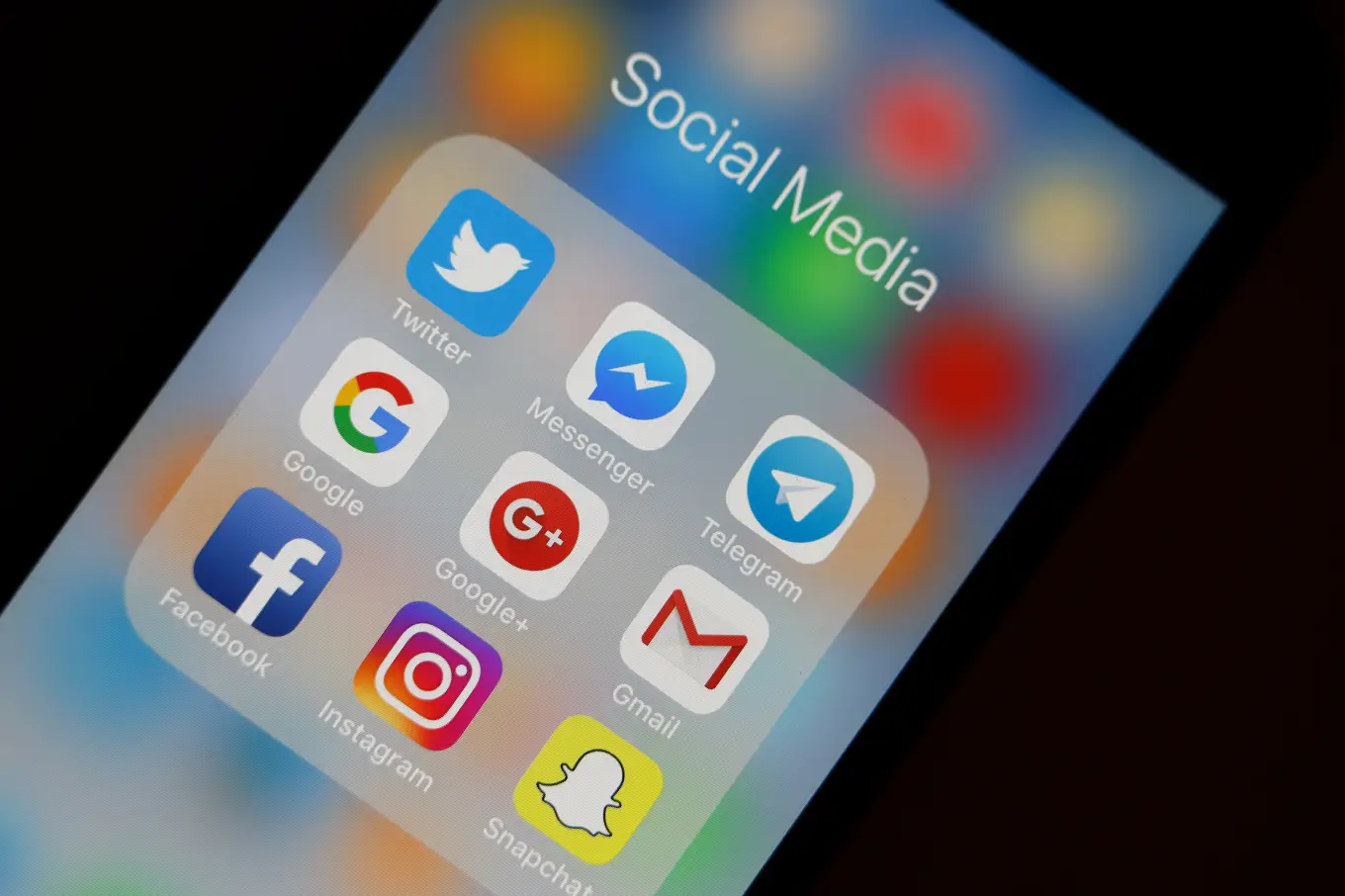 Redes sociais entram na análise do visto americano e podem pesar na decisão